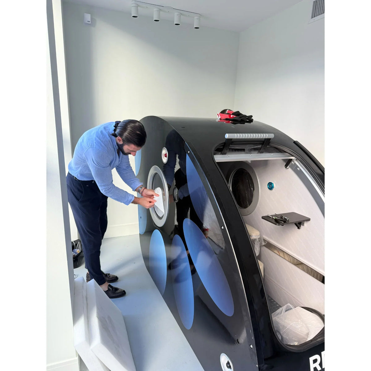 Oxify Forge 2.0ATA Hyperbaric Chamber